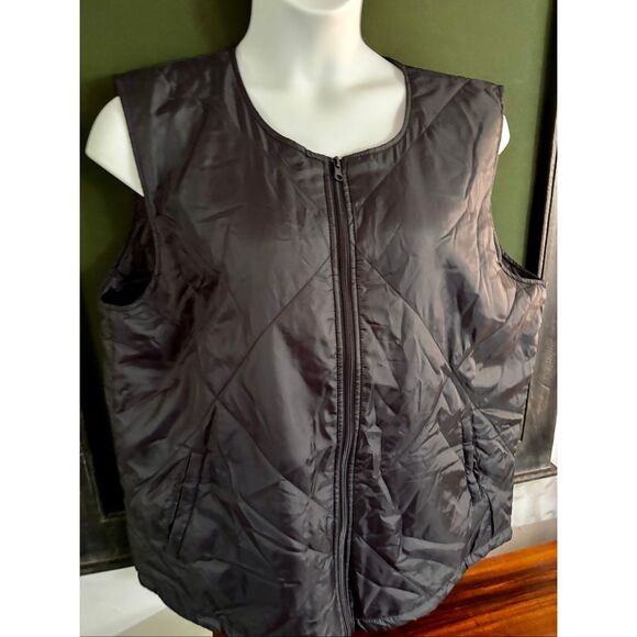Socialite Black Vest - Picture 13 of 16